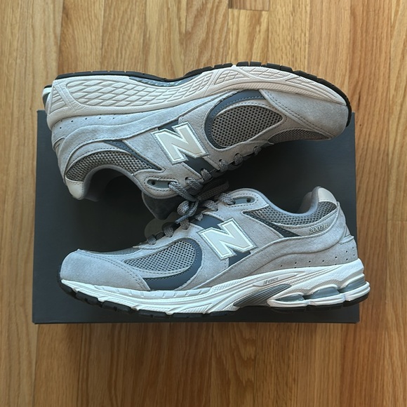 Men’s New Balance 2002R Grey M2002RST Size 9.5 - Picture 2 of 7